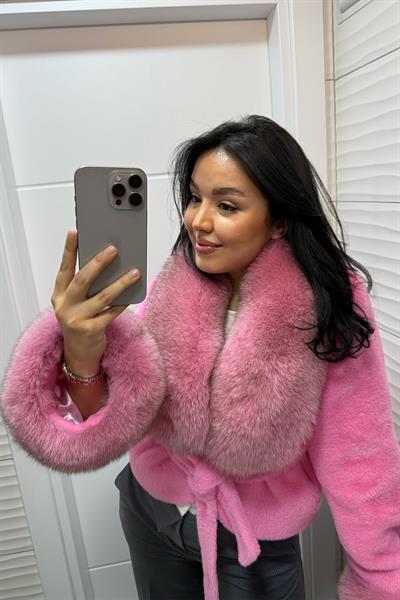 Pembe Kısa Alcantara