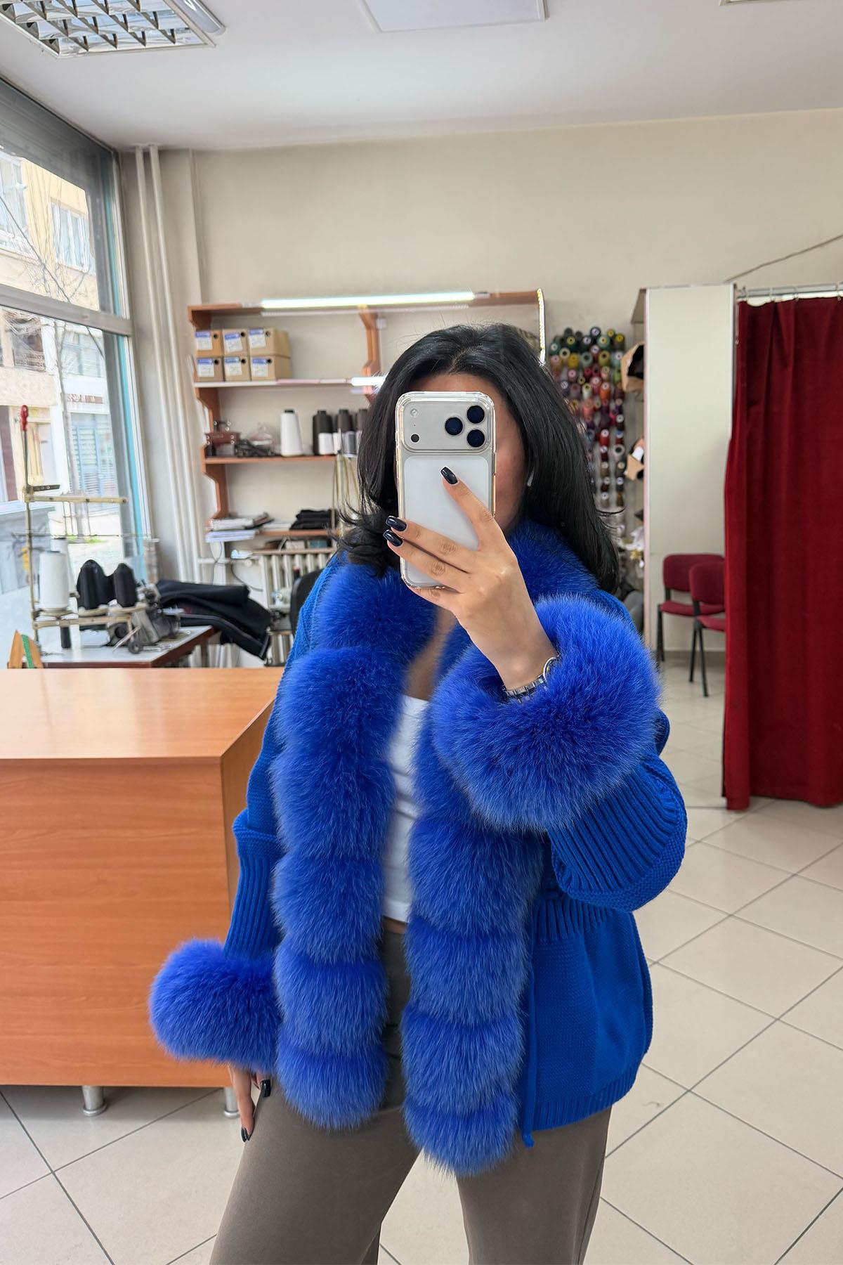 Saks Mavi Kürklü Triko Hırka