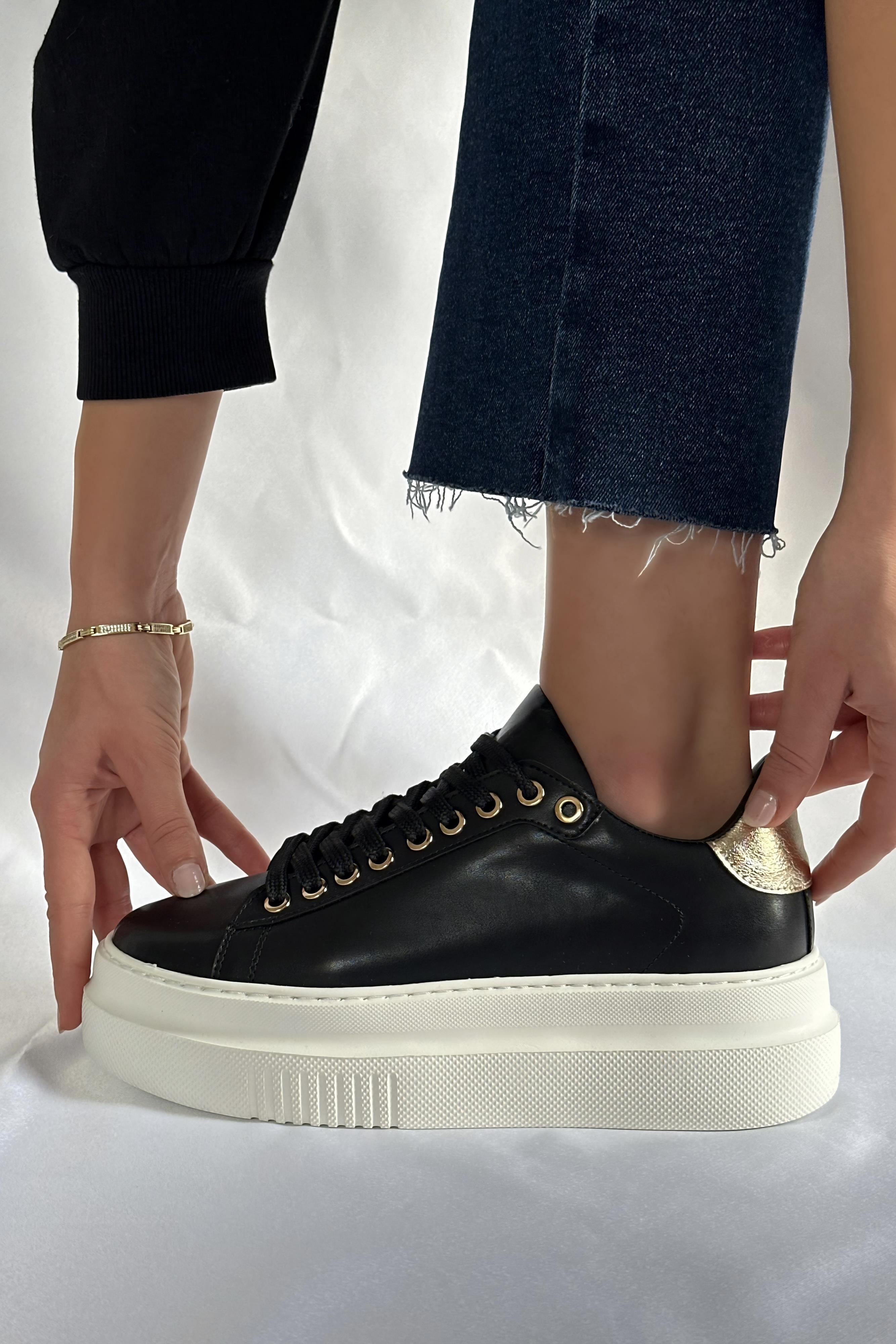 GİNA KALIN TABAN SİYAH DERİ SNEAKER