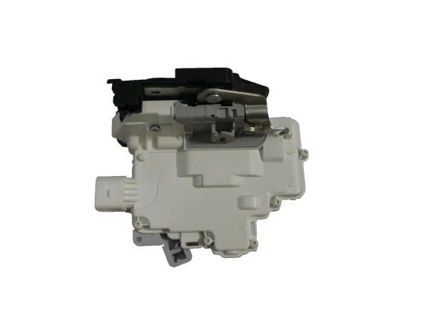  Kapı Kilidi Arka Sag Leon Altea 2006--Passat B6 2005-- A4 B7 2005--