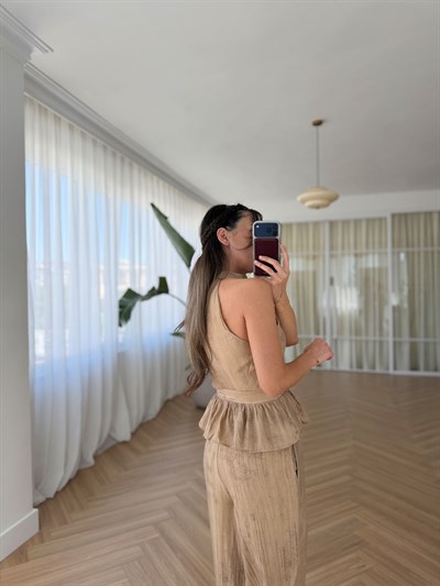  Gold Aksesuarlı Bluz - Pantolon Takım Camel
