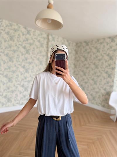 Altı Büzgülü Beyaz Tshirt