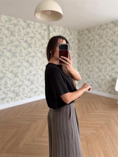 Altı Büzgülü Siyah Tshirt