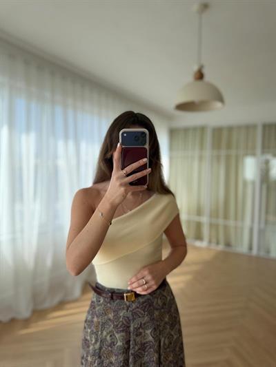 Asimetrik Kesim Sarı Coton Bluz