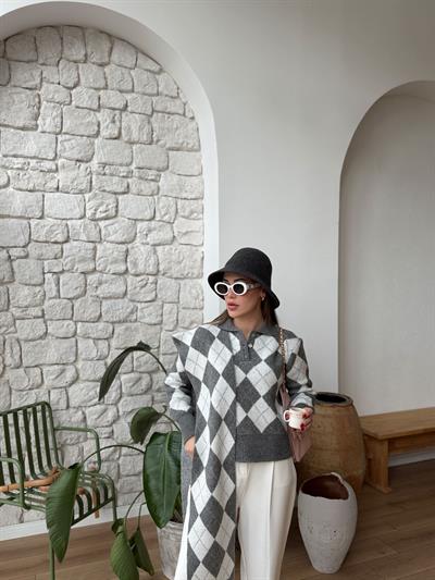 Atkılı Baklava Desen Kazak