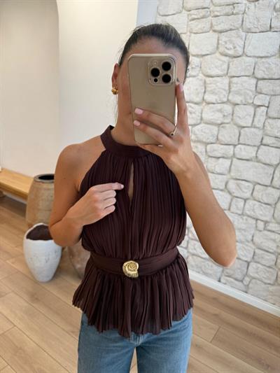 Bel Detaylı Piliseli Kahverengi Bluz