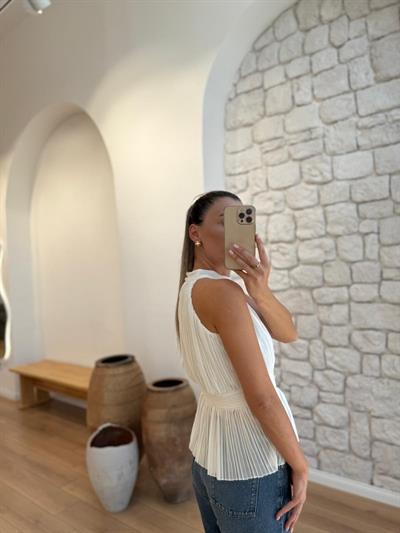 Bel Detaylı Piliseli Ekru  Bluz