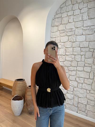 Bel Detaylı Piliseli Siyah Bluz