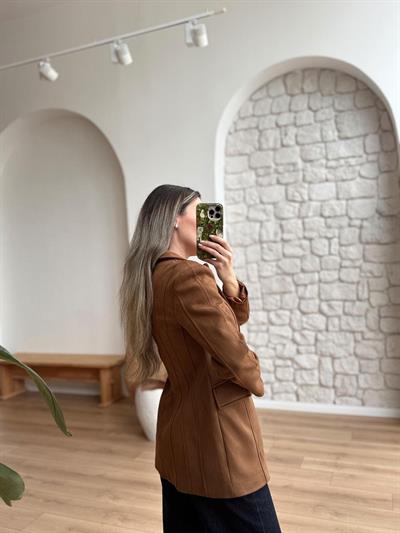 Bele Oturan Taba Süet Ceket