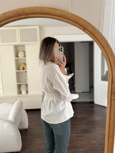 Beli Kemer Detaylı Ekru Gömlek
