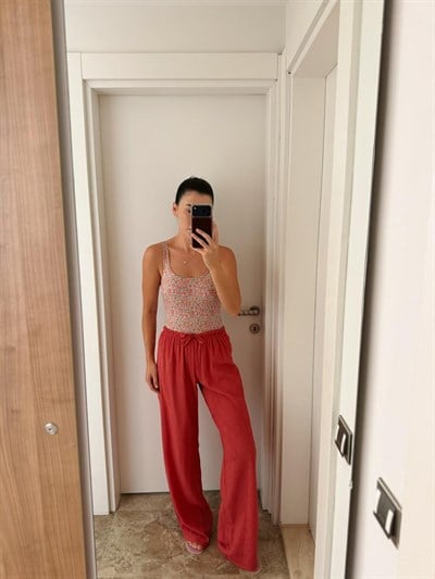 Beli Lastikli Kırmızı Pantolon