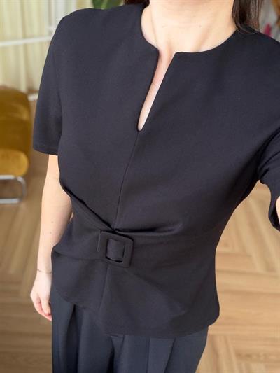 Beli Tokalı Siyah Çelik Tshirt