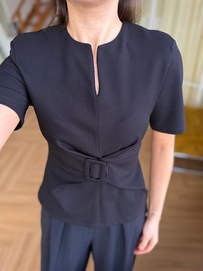 Beli Tokalı Siyah Çelik Tshirt