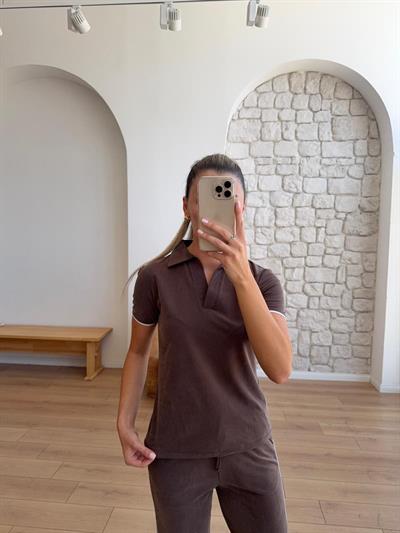 Beyaz Biyeli Kısa Kollu Tshirt Pantalon Kahverengi Takım