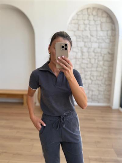 Beyaz Biyeli Kısa Kollu Tshirt Pantalon Lacivert Takım