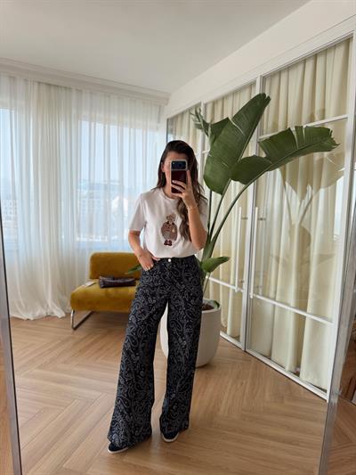 Beyaz Şal Desenli Lacivert Pantolon