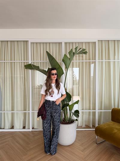 Beyaz Şal Desenli Lacivert Pantolon