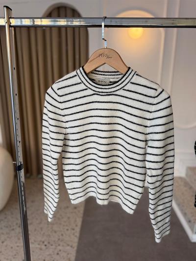 Bisiklet Yaka Çizgili Ekru Kazak