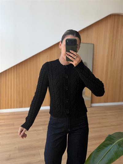 Boncuk Çiçek Düğmeli Saç Örgülü Siyah Hırka