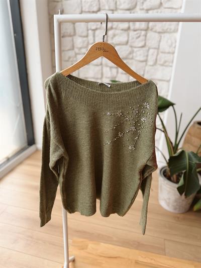 Boncuk Taşlı Kayık Yaka Yeşil Kazak