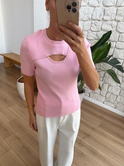 Boncuk Ve Göğüs Dekolteli Pembe Triko
