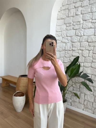 Boncuk Ve Göğüs Dekolteli Pembe Triko