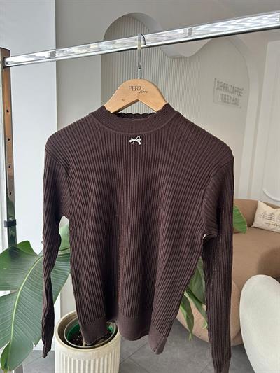 Broş Detaylı Acı Kahve Simli Bluz