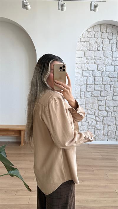 Büyük Cep Detaylı Tensel Gömlek