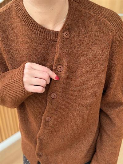 Çapraz Düğmeli Kahverengi Hırka