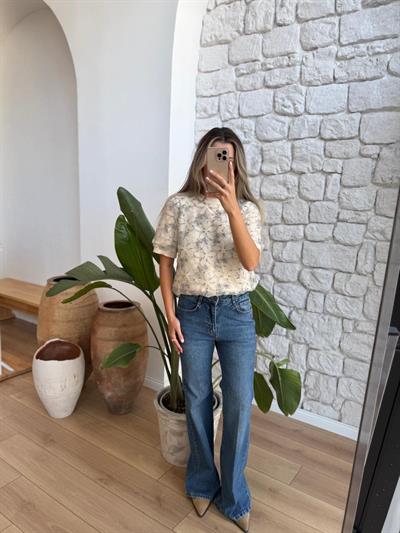 Çiçek Aplikeli Mavi Nakışlı Triko Bluz