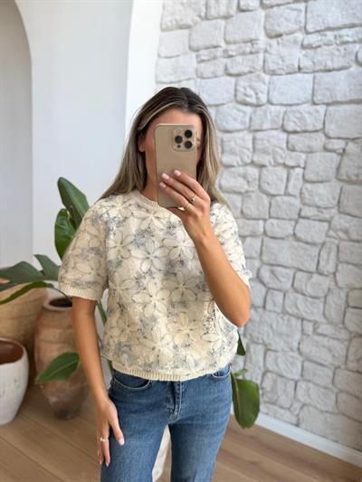 Çiçek Aplikeli Mavi Nakışlı Triko Bluz