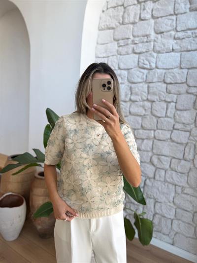 Çiçek Aplikeli Mint Yeşili Nakışlı Triko Bluz