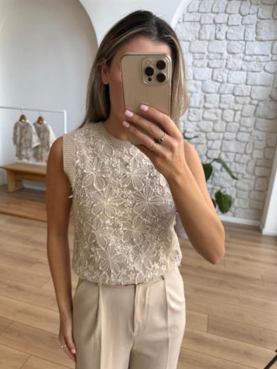 Çiçek Tül Detaylı Triko Süveter