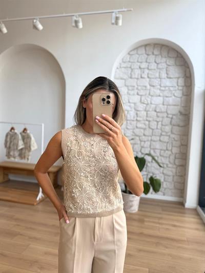 Çiçek Tül Detaylı Triko Süveter