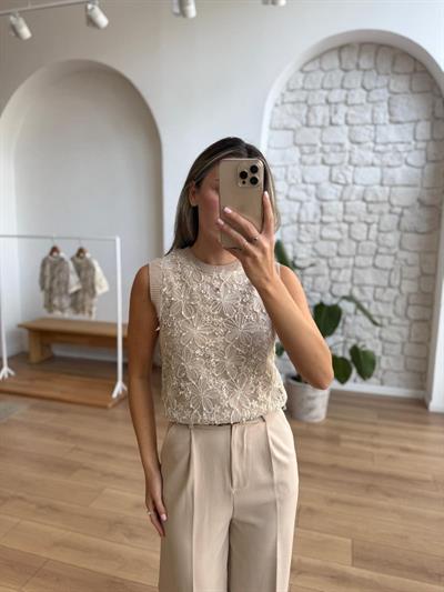 Çiçek Tül Detaylı Triko Süveter