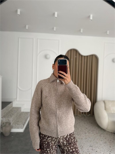 Çift Fermuarlı Broş Detaylı Bej Hırka