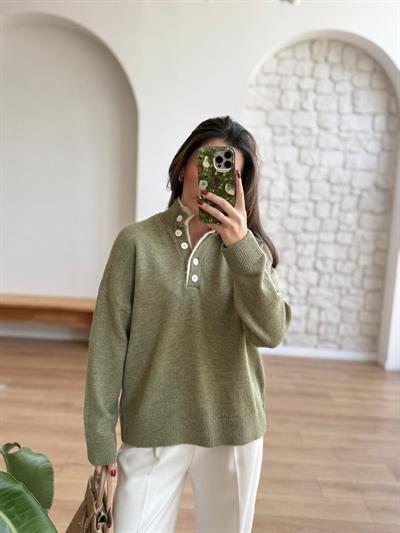 Çift Yakalı Yeşil Kazak