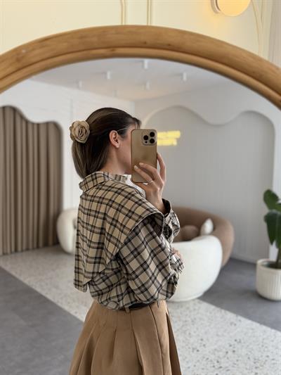 Çıkarılabilir Şal Detaylı Bej Kahverengi Ekose Gömlek