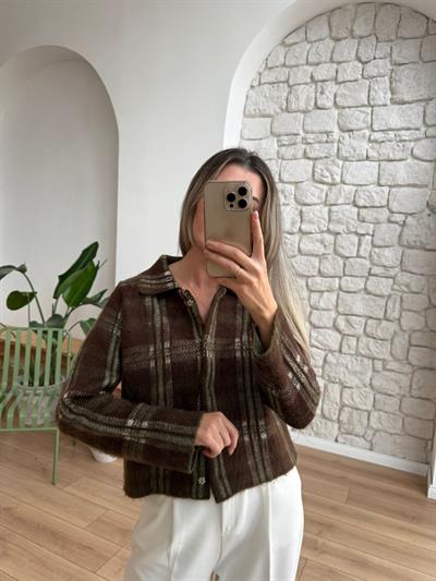 Çıtçıtlı Kahverengi Ekose Desen  Hırka