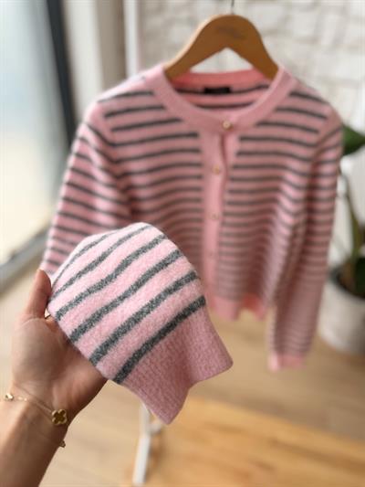 Çizgili Pembe Hırka