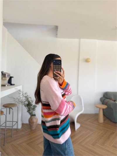 Çok Renkli Çizgili Pembe Kazak