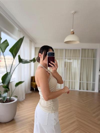 Dantel Detaylı Halter Yaka Bej Body