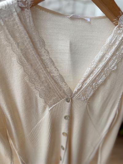 Dantel Detaylı Krem Triko Hırka