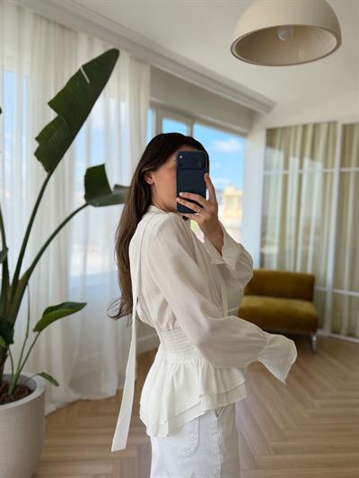 Dantelli Fularlı Beyaz Tensel Bluz