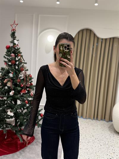 Kayık Yaka Taşlı Tül Bluz