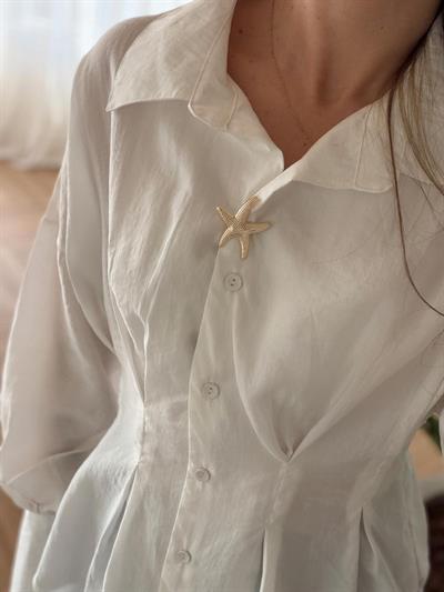 Deniz Yıldızı Broş Detaylı Beyaz Gömlek