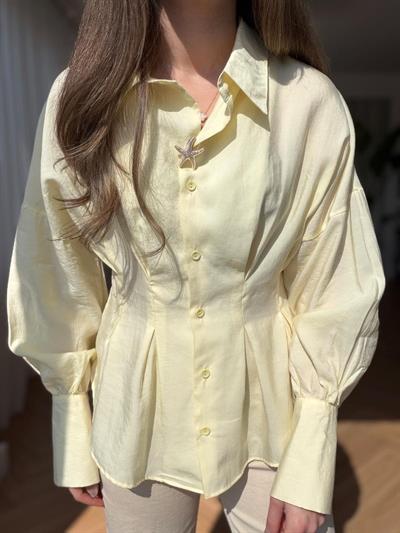 Deniz Yıldızı Broş Detaylı Sarı Gömlek