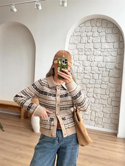 Desenli Bej Rengi Hırka