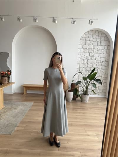 Dikiş Detaylı Gri Elbise