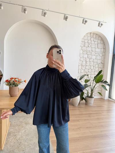 Drapeli Balon Kol Lacivert Saten Bluz